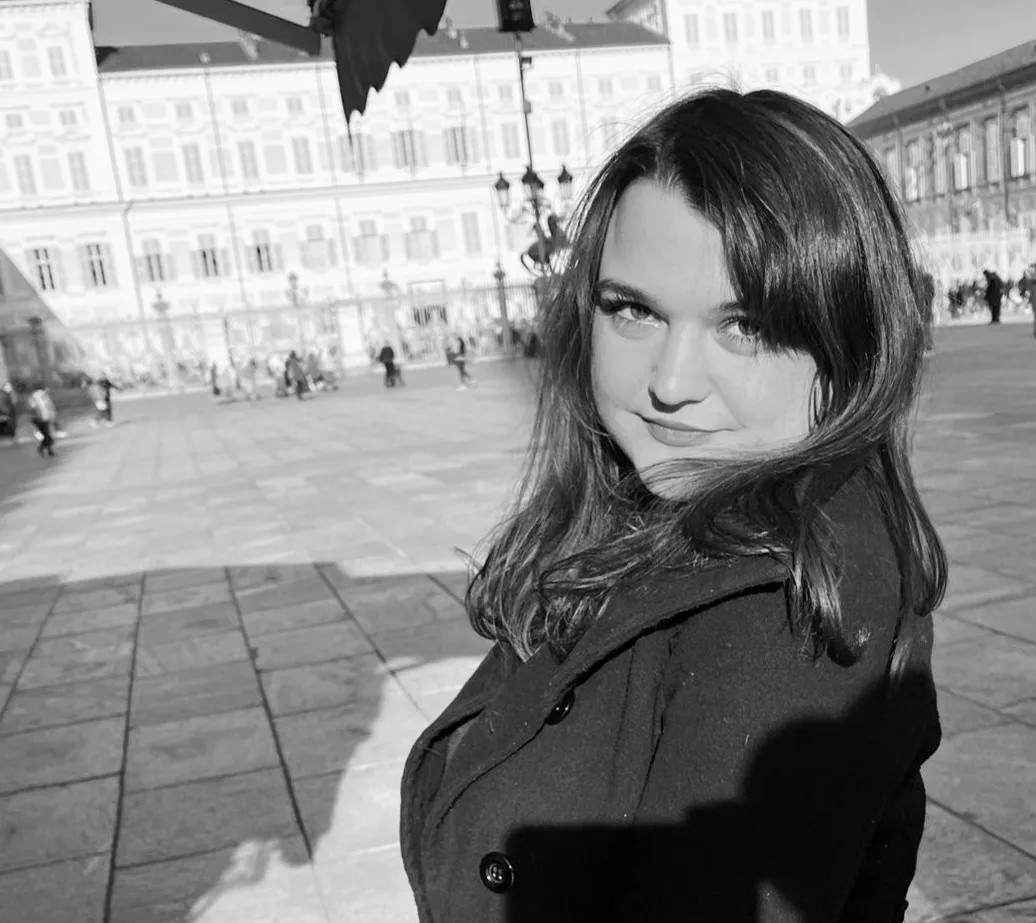 Denisa Curtașu, românca din Târgoviște care a câștigat o etapă a show-ului „De pe stradă pe scenă”, de la Rai 1, și-a întâlnit mama după 5 ani