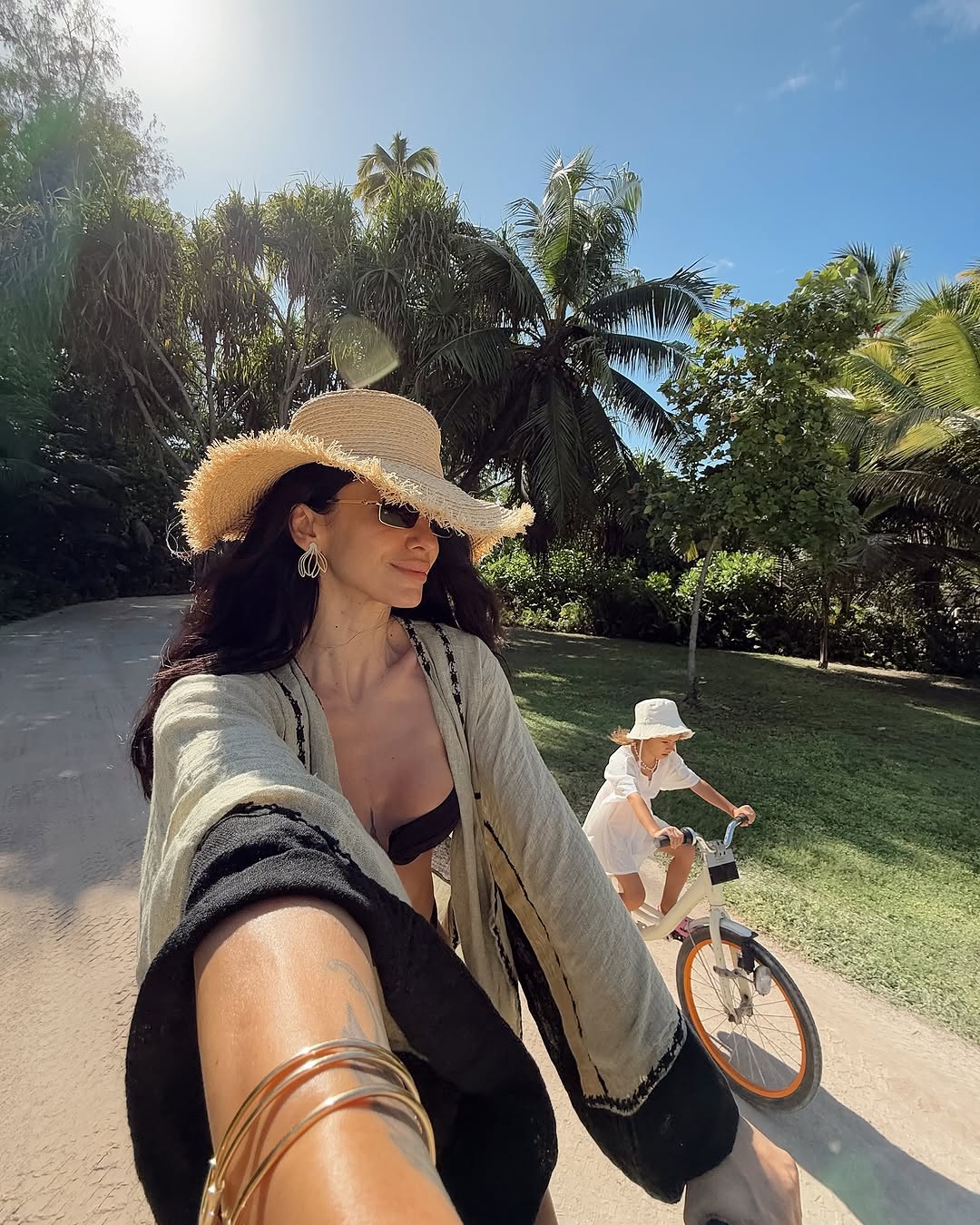 Ioana Grama, imagini de vis din vacanța din Seychelles: Au transformat tavanul camerei în piscină. Suma uriașă plătită pentru trei zile de cazare