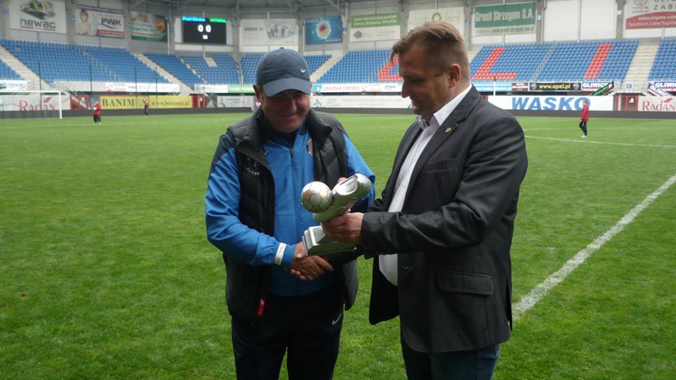 Polonezii l-au premiat pe Gică Hagi, iar Ianis Hagi le-a dat gol / GALERIE FOTO&VIDEO