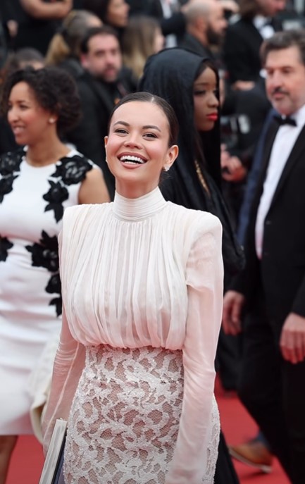 Vedete din România, pe covorul roșu la Cannes 2026. Mădălina Ghenea, Andreea Esca și Amalia Enache au strălucit în rochii spectaculoase