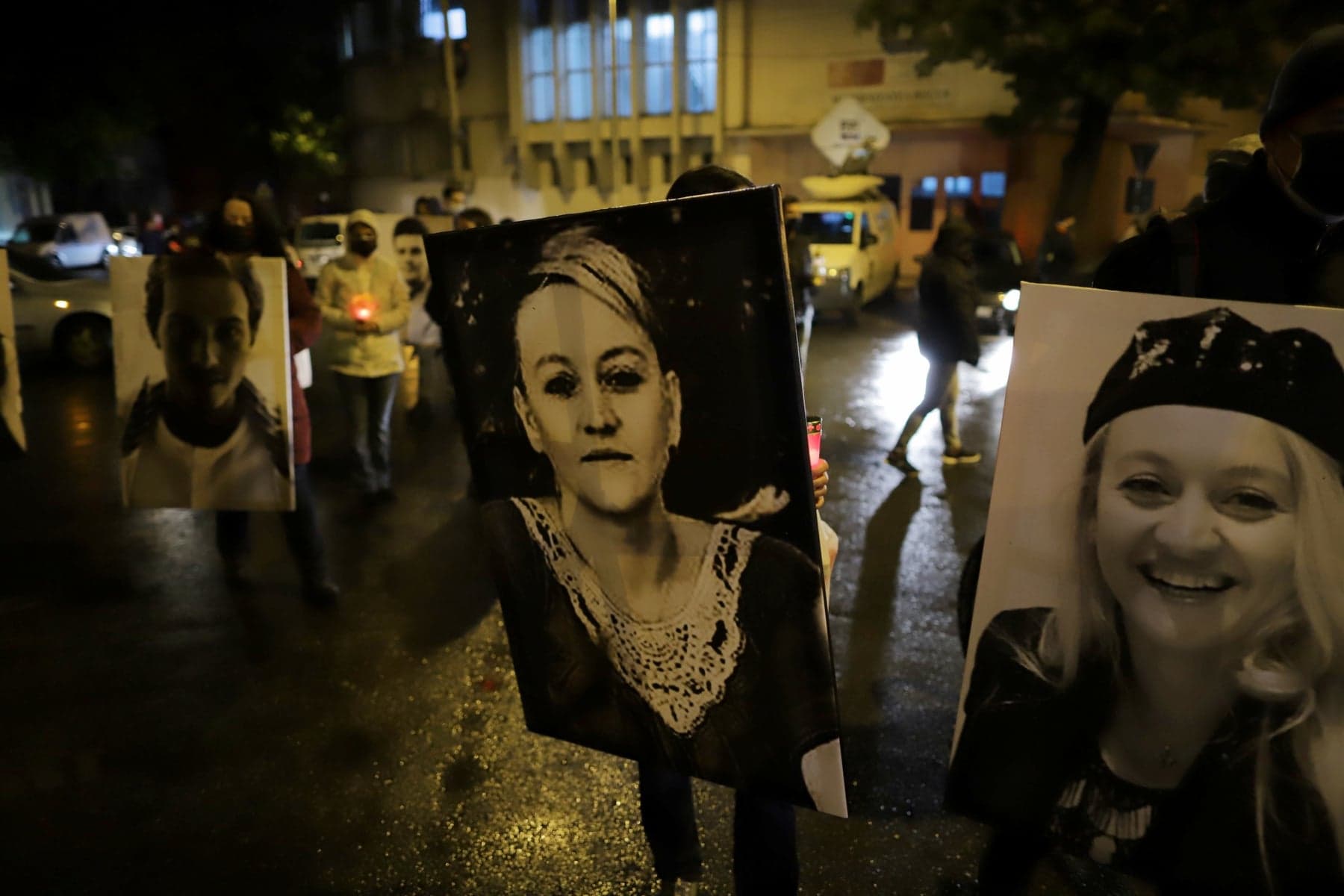 ”Nu uităm!”, marș în memoria victimelor din Colectiv. Supraviețuitor al incendiului: ”Statul român tot nu face nimic. El continuă să numere morți. Și atât!”