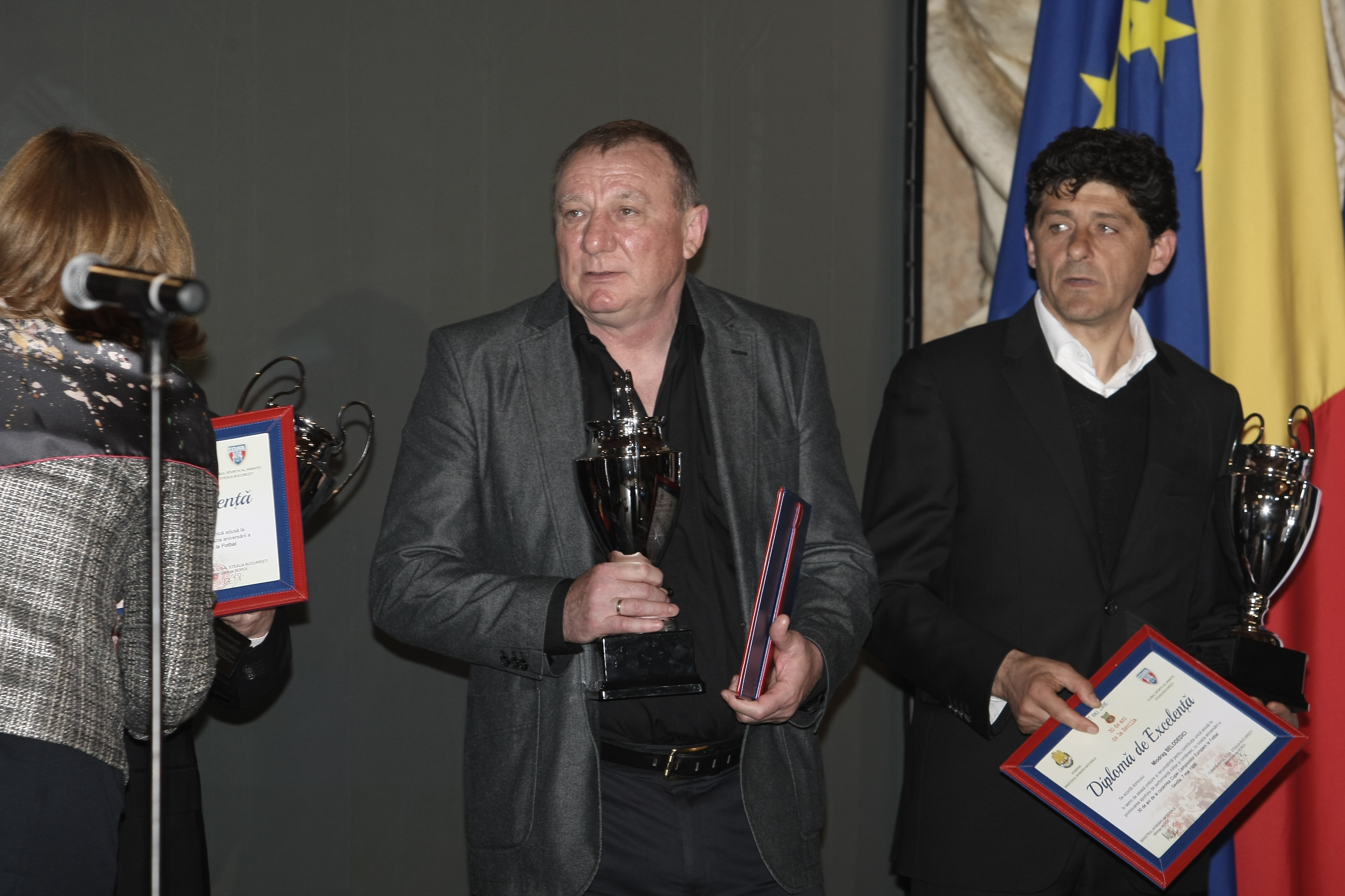 Eroii de la Sevilla au fost premiați de CSA Steaua, cu ocazia împlinirii a 30 de ani de la câștigarea CCE / FOTO și VIDEO