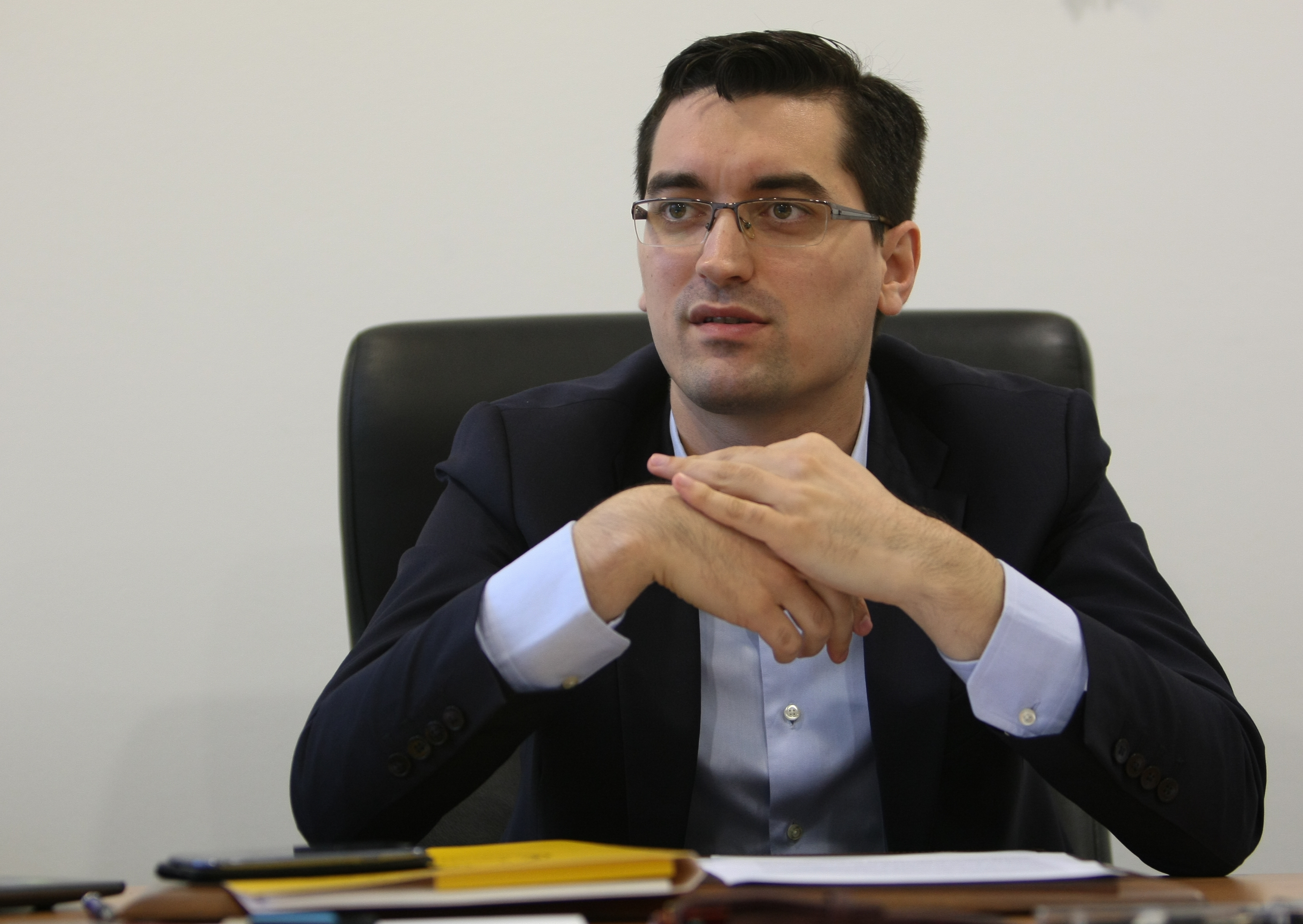 Iordănescu și-a asigurat buncărul de la Euro 2016: ”Nici măcar dronele nu vor zbura deasupra hotelului”. Burleanu: ”E inadmisibil ca o echipă din play-out să joace în Europa”. Ce face FRF cu insolvenții. Modelul sârb