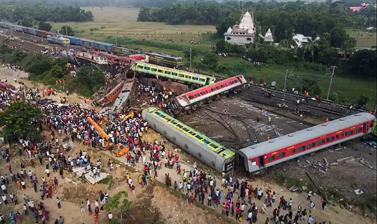Bilanțul victimelor după catastrofa feroviară din India: 288 de morți și peste 1.000 de răniți. Operațiunile de salvare s-au încheiat