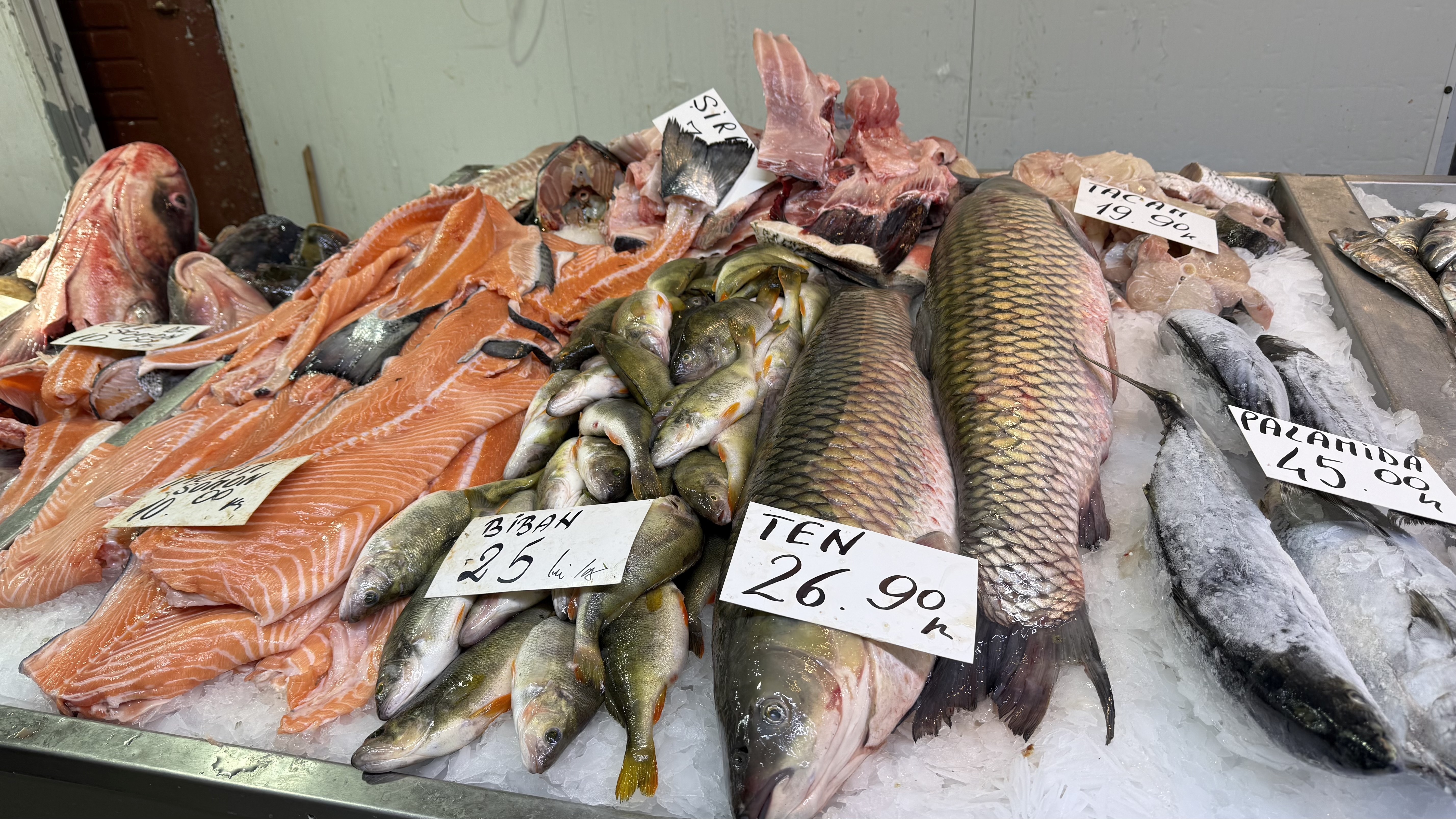 Alertă de prețuri în piețe pentru prima dezlegare la pește din Postul Paștelui. Delicatesa care a ajuns să coste 700 de lei kilogramul