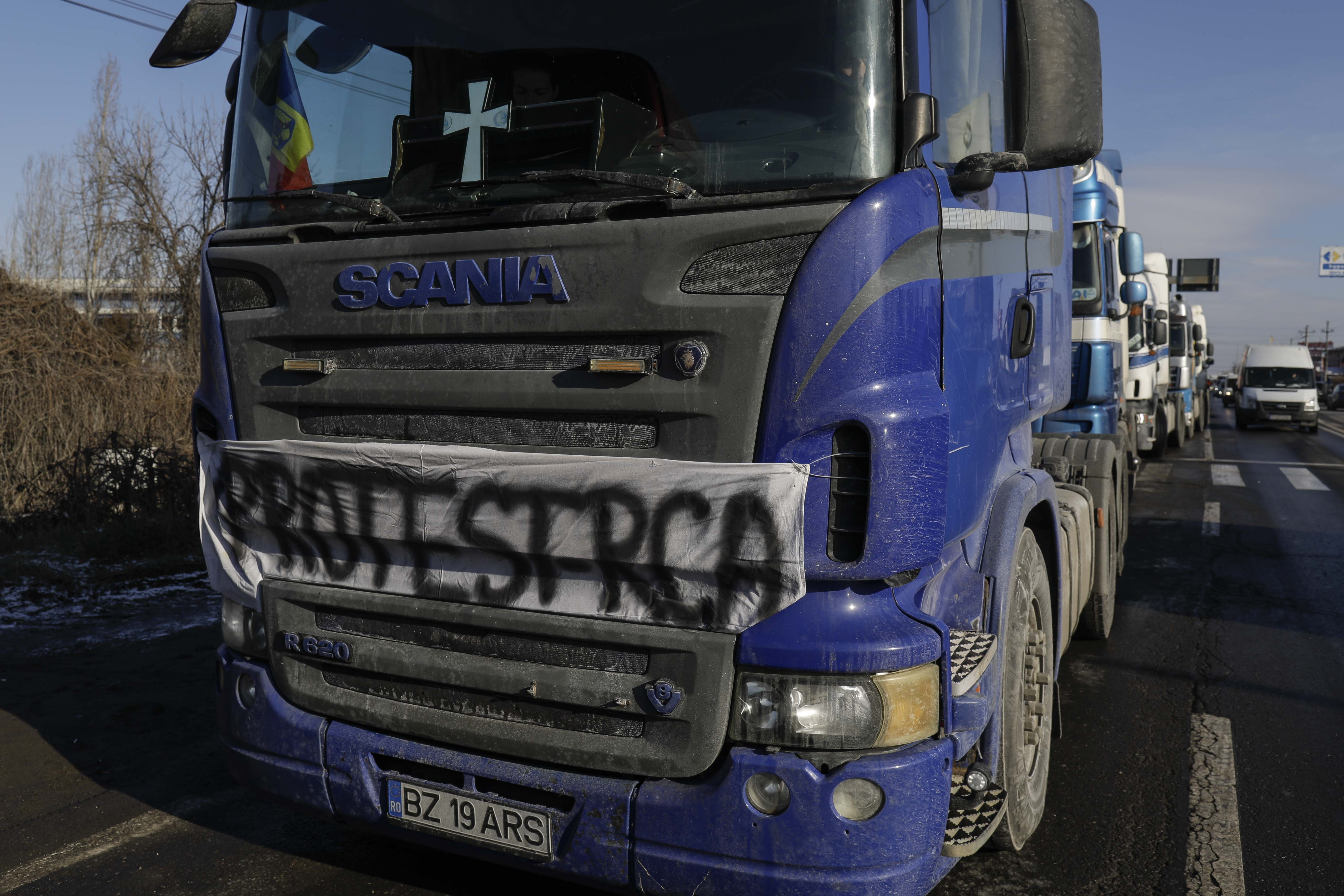 Protestul fermierilor și transportatorilor: 3 ore de discuții la Ministerul Agriculturii, 4 ore - la Transporturi, incidente la Constanța și trafic îngreunat în mai multe zone