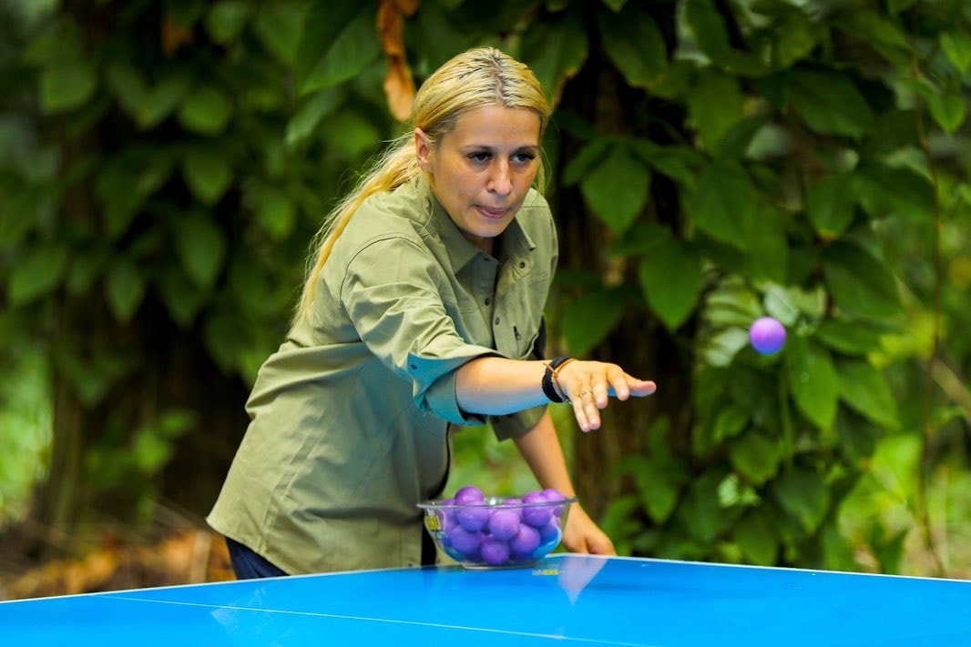 Imagine rară cu Anisia Gafton și iubitul ei. Cum au fost surprinși, după ce actrița a fost desemnată regina junglei la „Sunt celebru, scoate-mă de aici!”