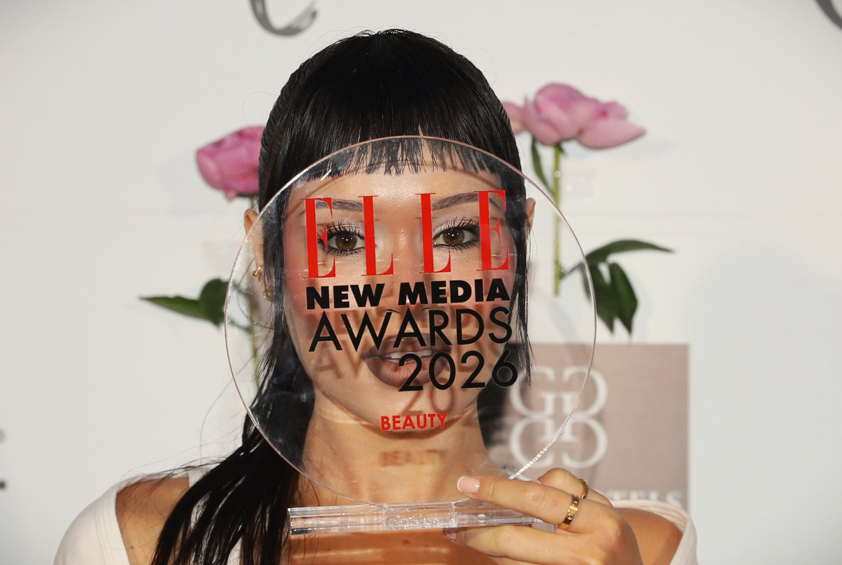 Vedete și influenceri celebri la ELLE New Media Awards 2026. Cum au apărut Alexandru Ciucu și Alexandra Căpitănescu