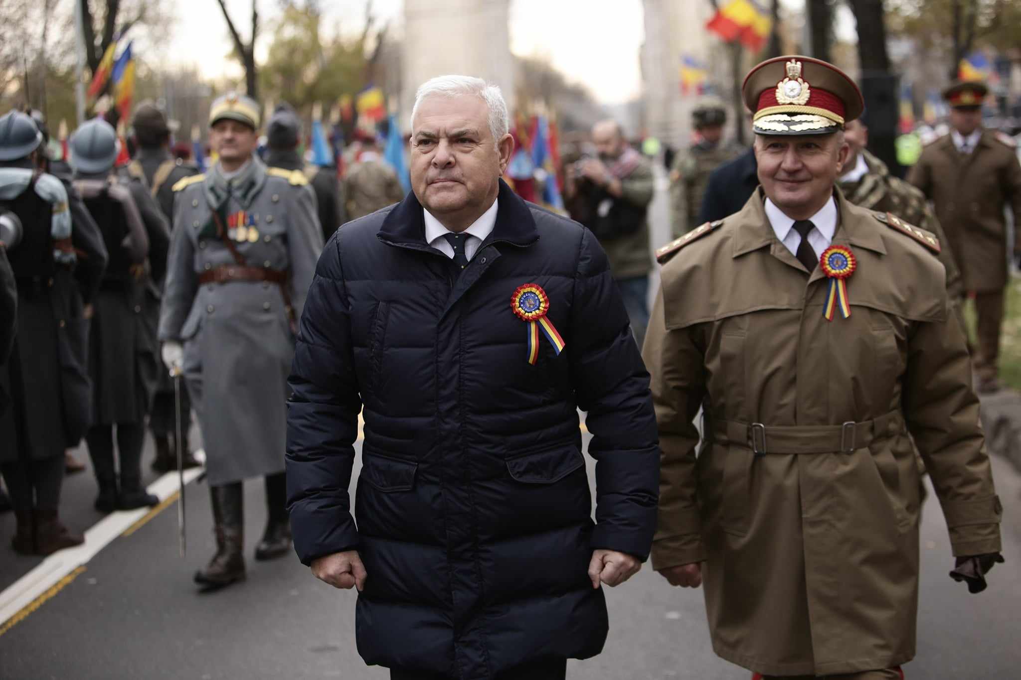 Parada de 1 decembrie 2023 din București. Peste 2.400 de militari, avioane F-16 și Eurofighter au defilat în fața a circa 100.000 de persoane