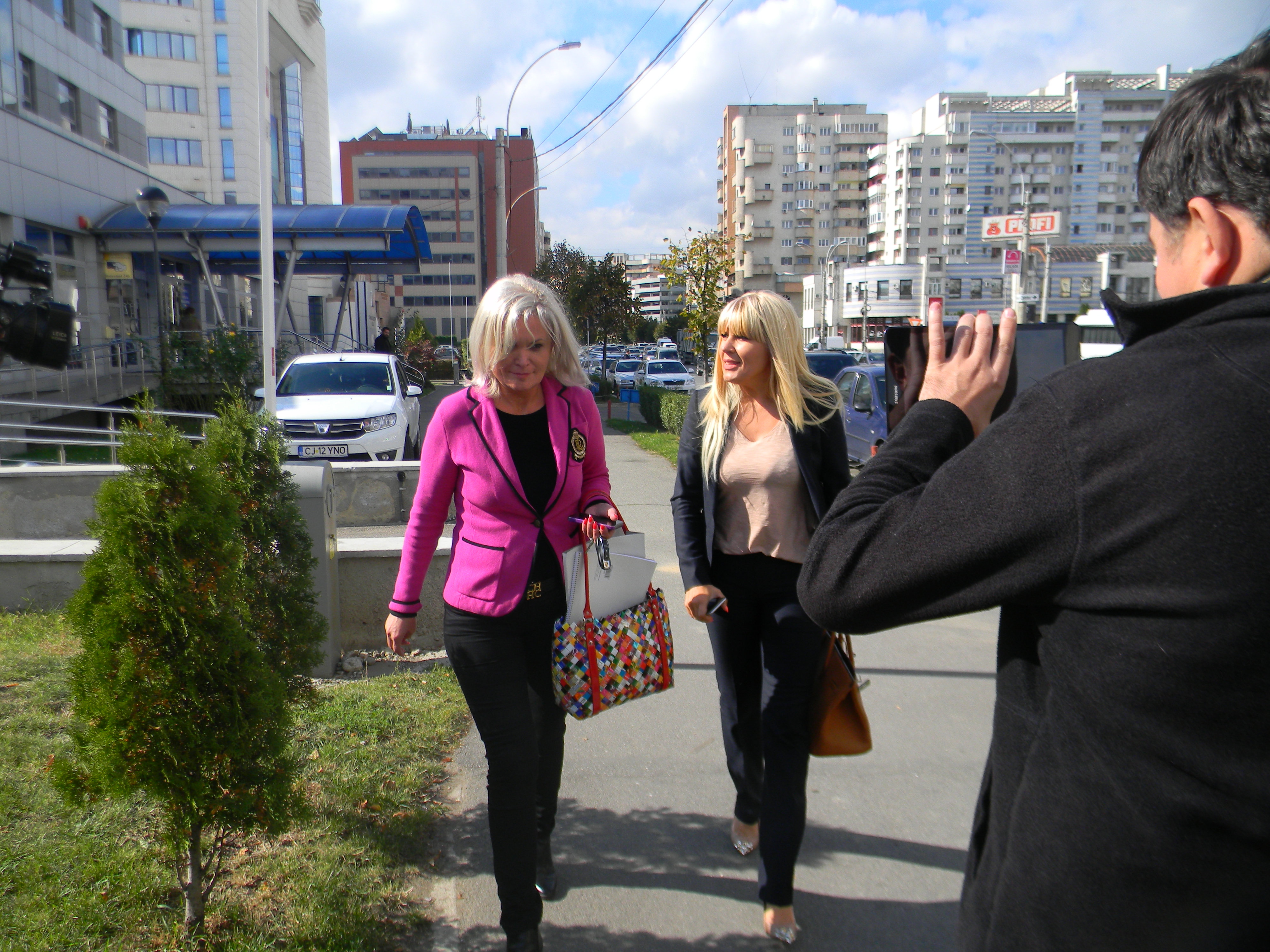 Elena Udrea și-a cunoscut colegii de la Teologie / GALERIE FOTO