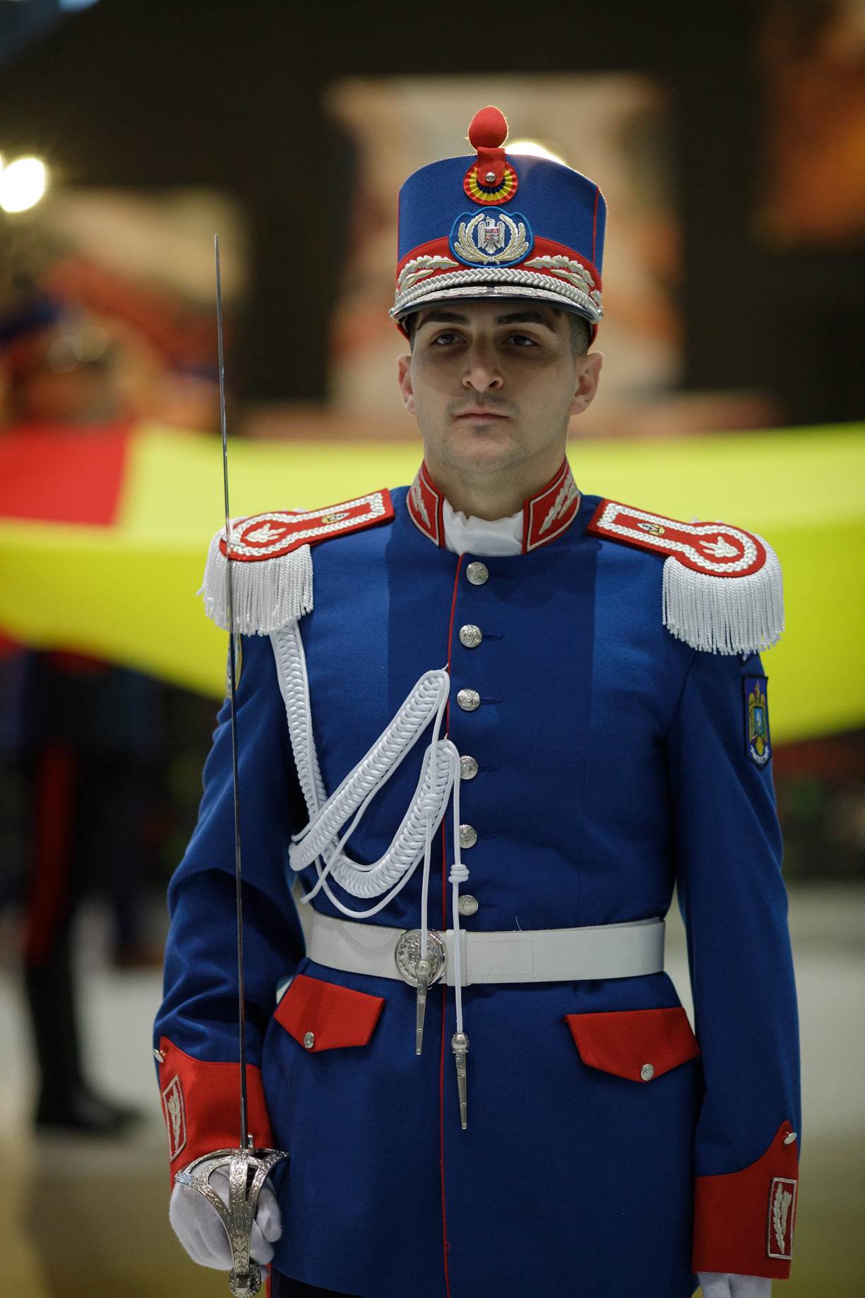 Flashmob pe Aeroportul Otopeni, de 1 Decembrie: defilări ale Jandarmeriei Române pe melodii folclorice interpretate de fanfară. VIDEO