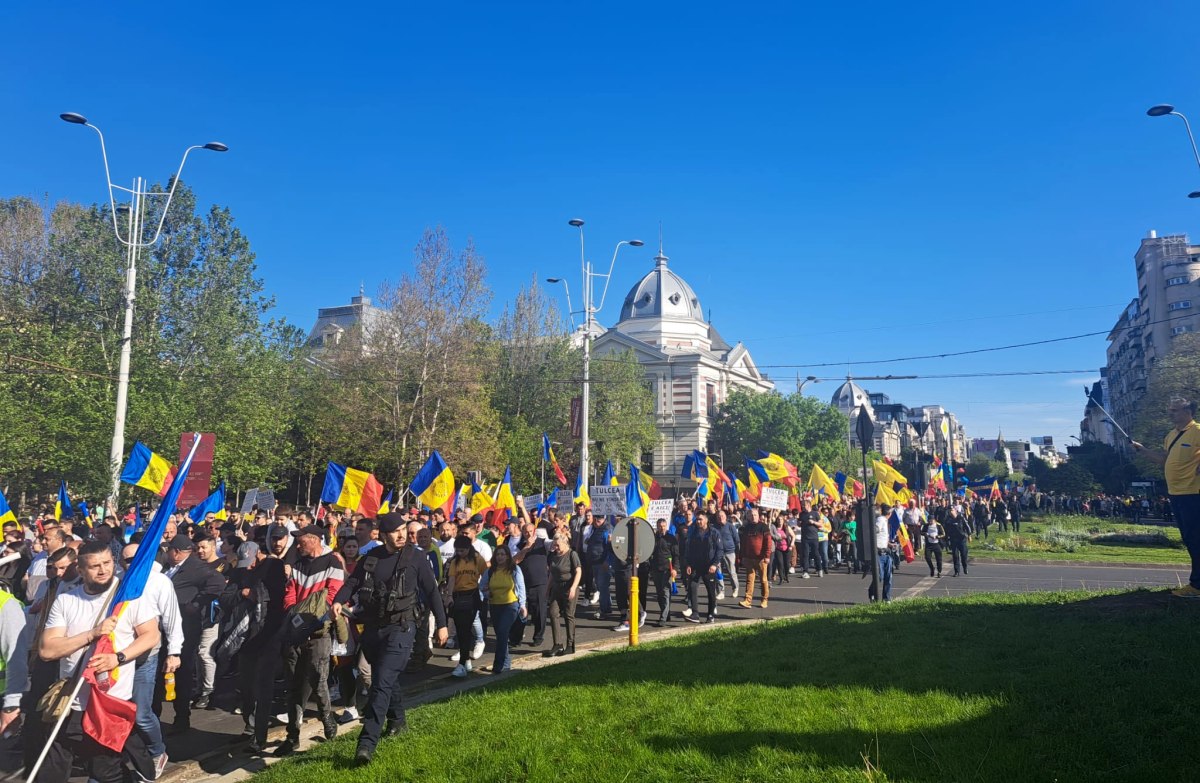 REPORTAJ. Protest AUR în București. Ce s-a strigat și cum s-a derulat manifestația
