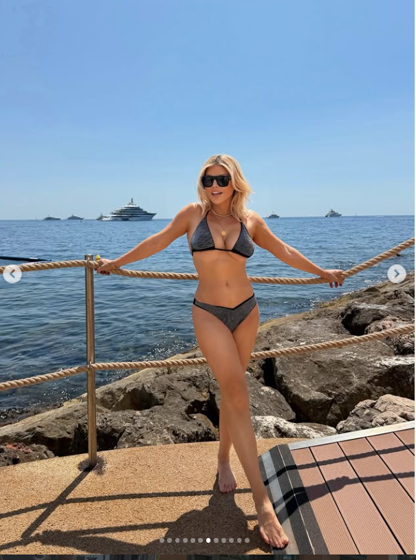 Loredana Groza, în costum de baie la 56 de ani. Vedeta, apariție neașteptate la o piscină din Monaco