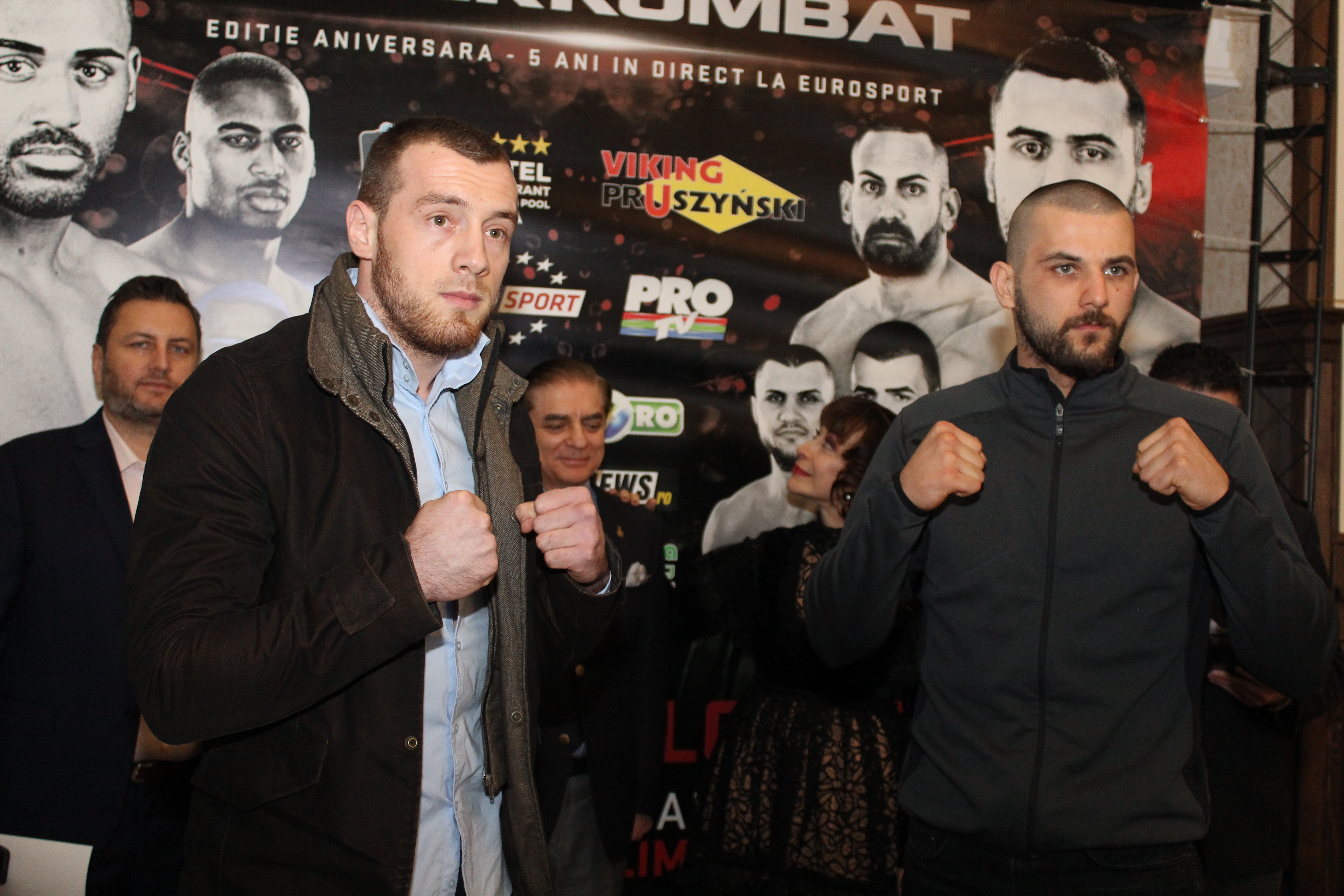 Luptătorii de la Superkombat Ploiești s-au confruntat pentru prima dată la cântarul oficial / GALERIE FOTO