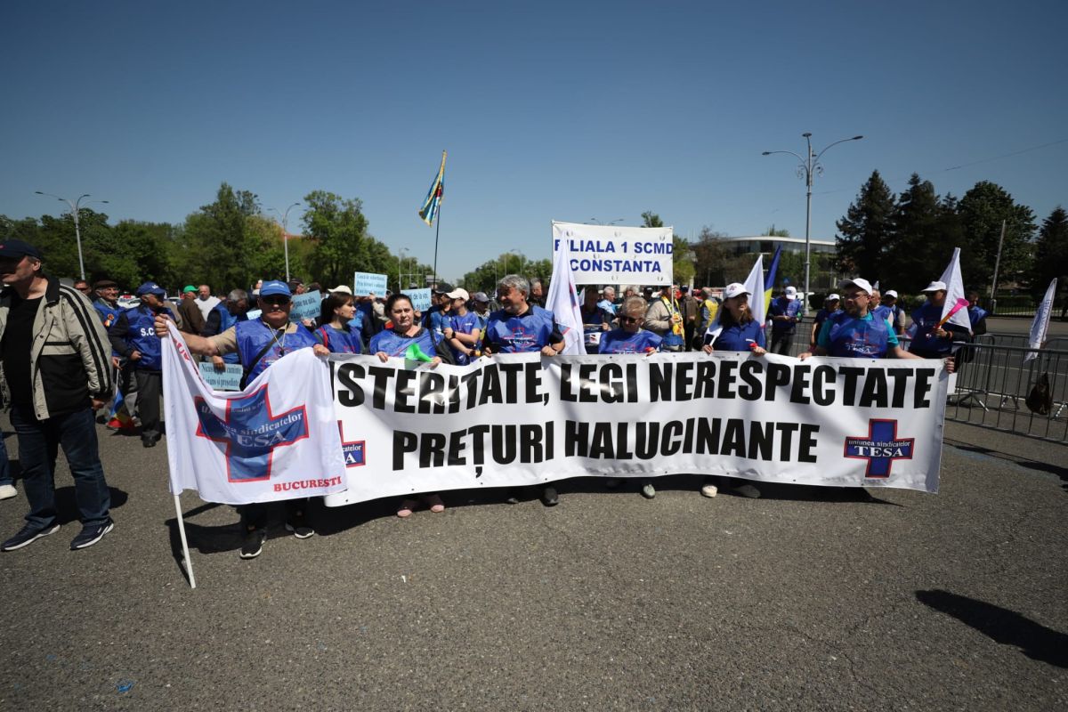 Sindicaliștii, pensionarii și studenții îi cer socoteală Guvernului pentru măsurile luate, în Piața Victoriei. Sunt așteptați 10.000 de oameni