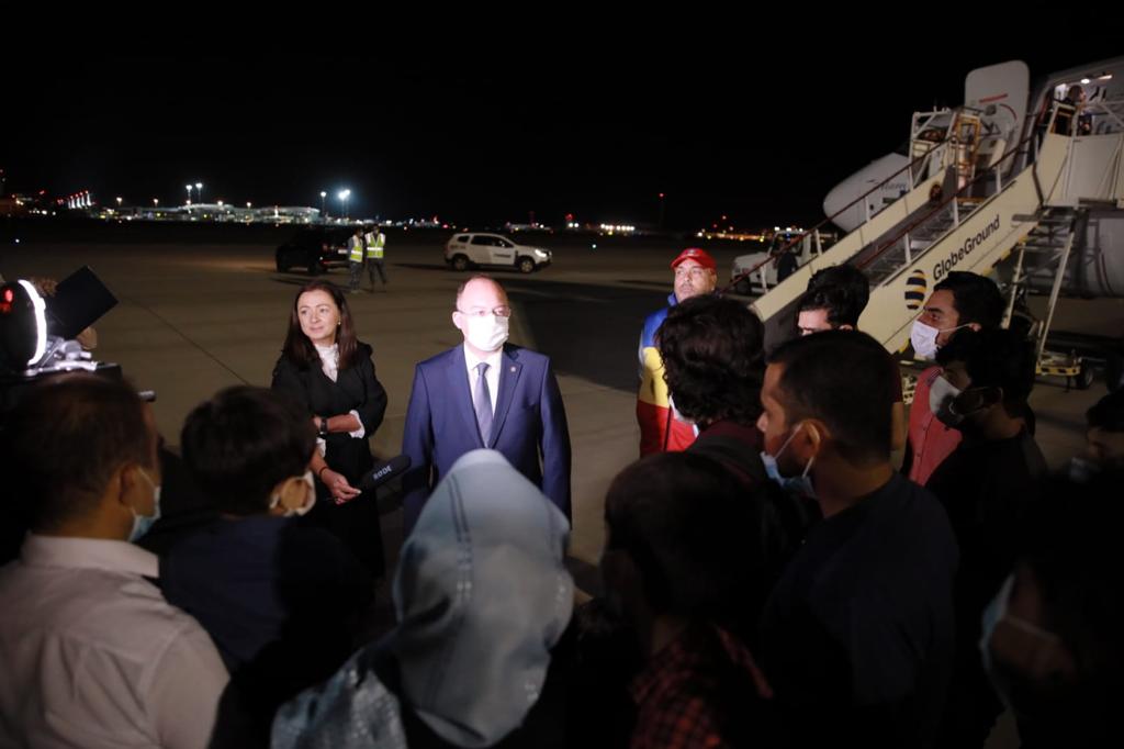 139 de cetățeni afgani, evacuați din Afganistan în urma demersurilor MAE, au ajuns în România