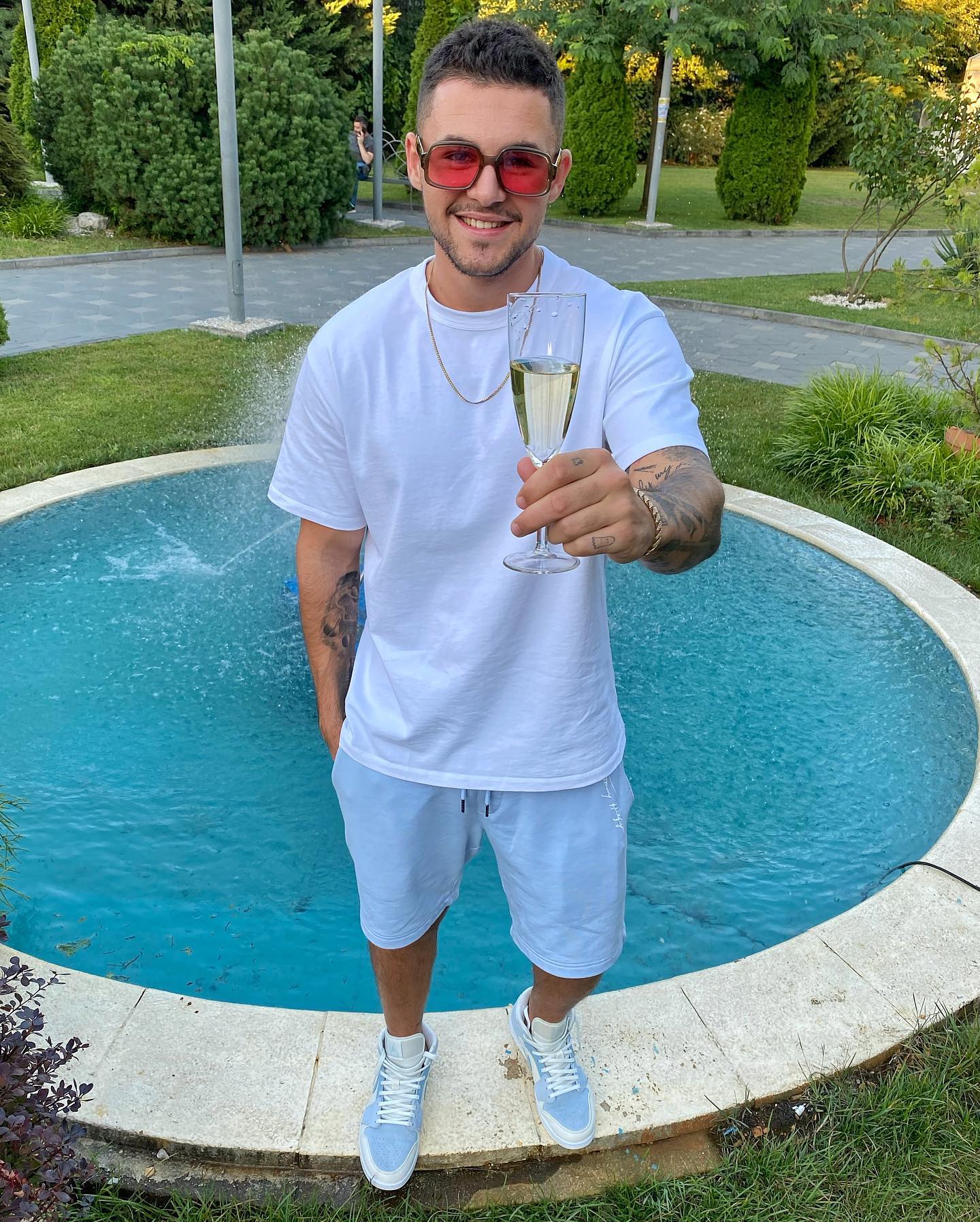 Mario Fresh a confirmat relația cu fosta prezentatoare TV. Fotografia postată de artist