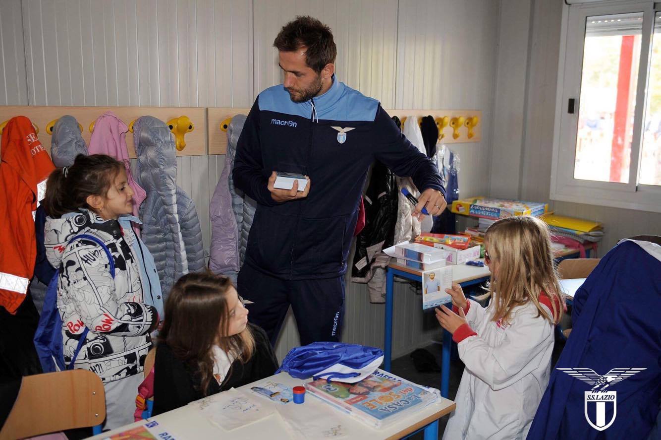 Ștefan Radu și colegii de la Lazio au mers să vadă dezastrul de la Amatrice. Patronul Lotito a copilărit acolo | GALERIE FOTO