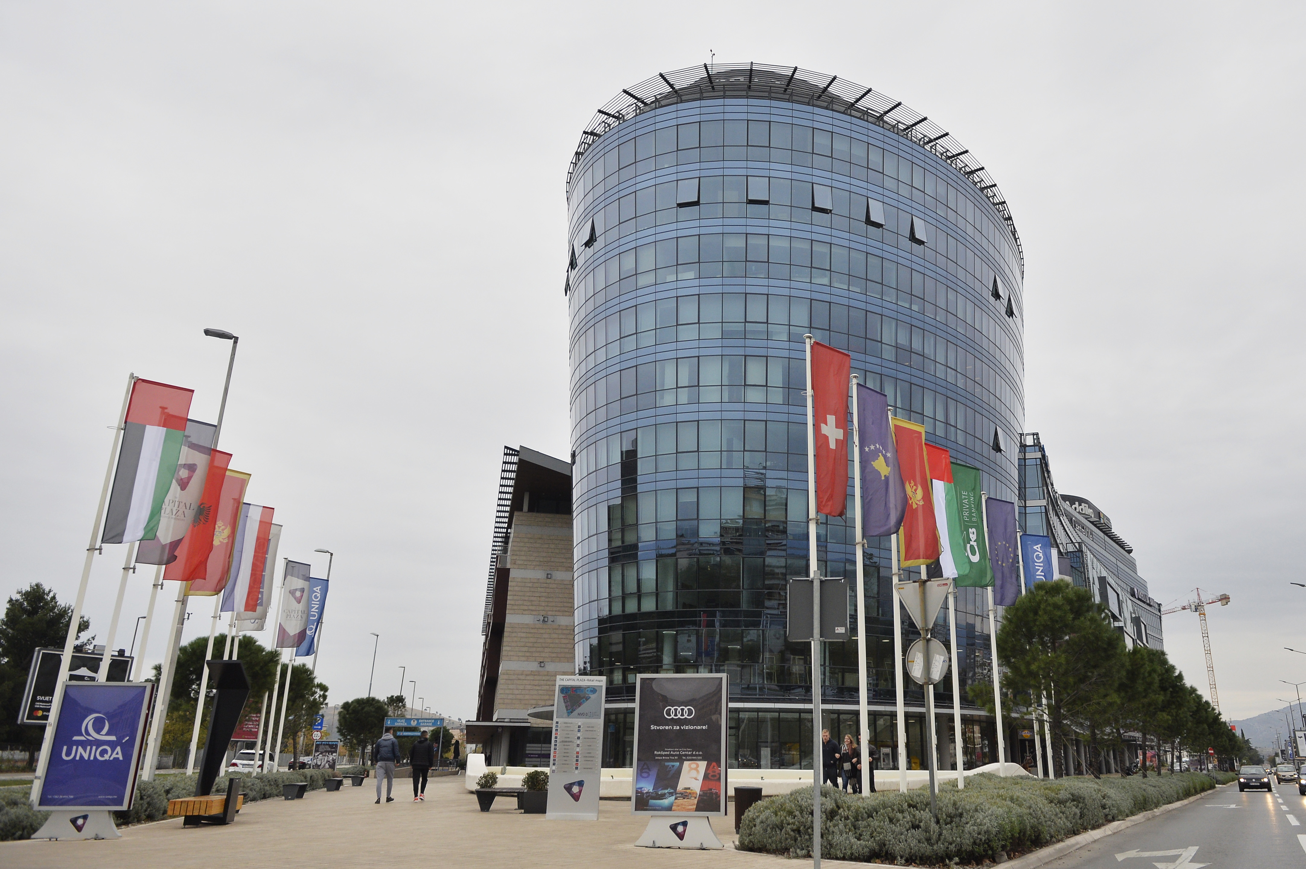 Doamna Dăncilă, aceasta este Podgorica! Tricolorii lui Cosmin Contra joacă diseară în Muntenegru, în capitala țării pe care premierul României a confundat-o cu Pristina, capitala Kosovo