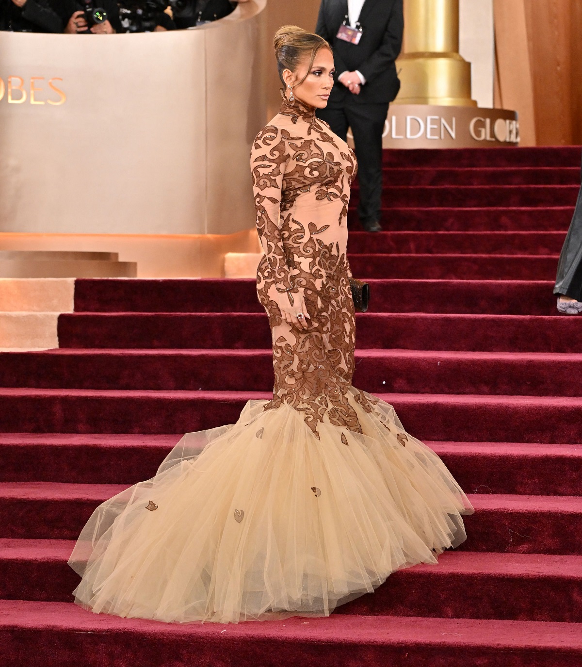 Bătălia rochiilor transparente între Jennifer Lopez și Jennifer Lawrence la Globurile de Aur 2026. Au lăsat prea mult la vedere