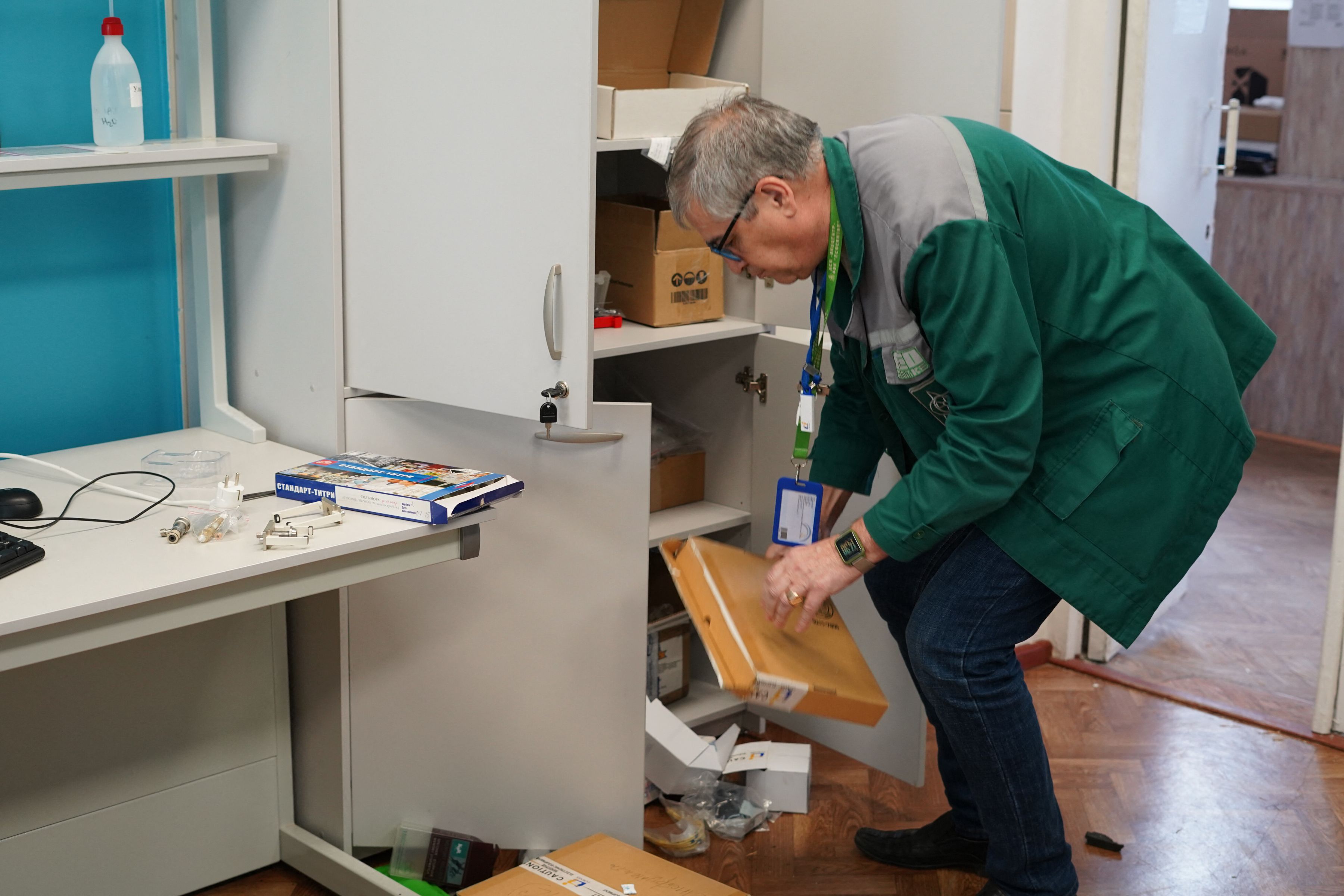 FOTO. „Lumea rusă”, ajunsă la Cernobîl: Tranșee săpate în pădurea radioactivă, zone minate, hard disk-uri și procesoare furate din laboratoare
