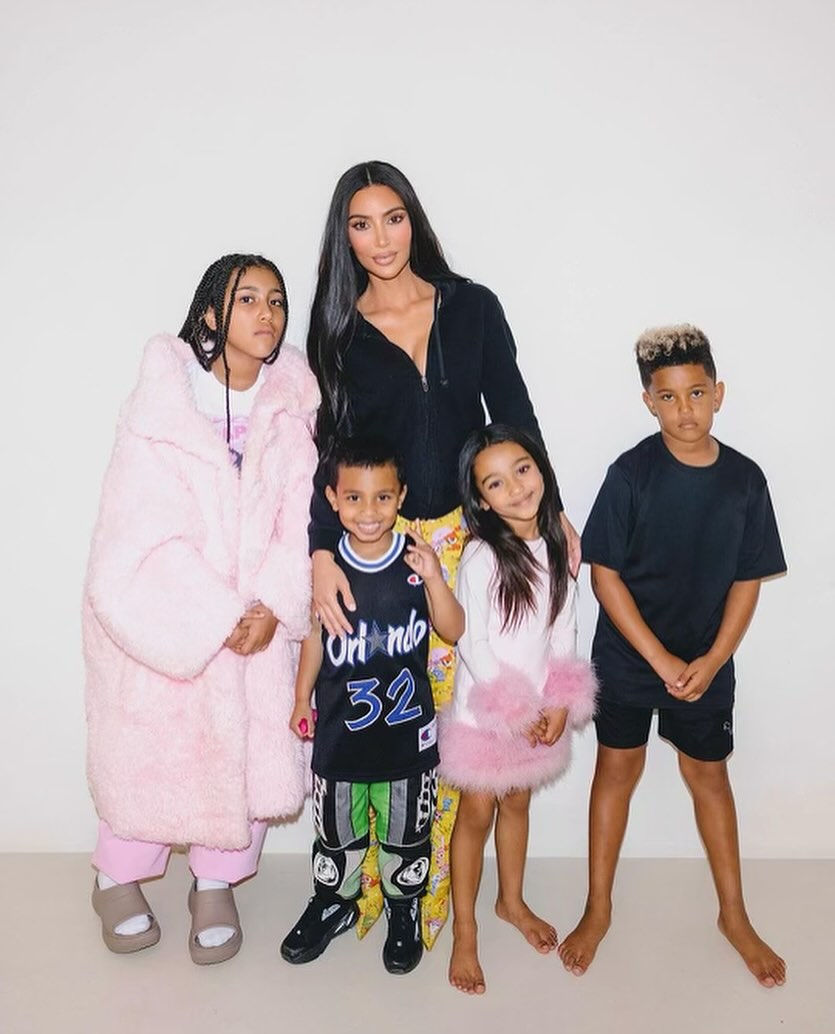 Kim Kardashian și Lewis Hamilton și-au oficializat relația pe Instagram. Cum au apărut cei doi