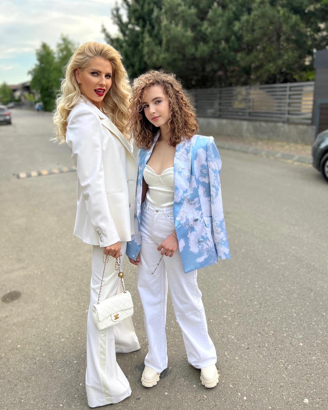 Fata Andreei Bănică are 13 ani și card cu bani de la părinți. Sofia nu e cheltuitoare: „Nu are o sumă lunar, i-am spus să aibă grijă”
