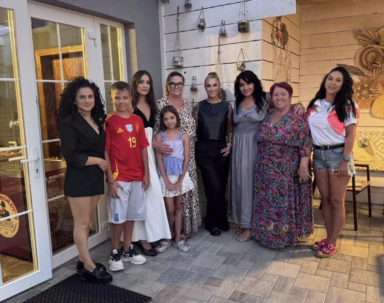 De ce Ronald Gavril a lipsit de la petrecerea mamei sale. Anamaria Prodan a fost prezentă: „Mama noastră a împlinit o superbă vârstă”
