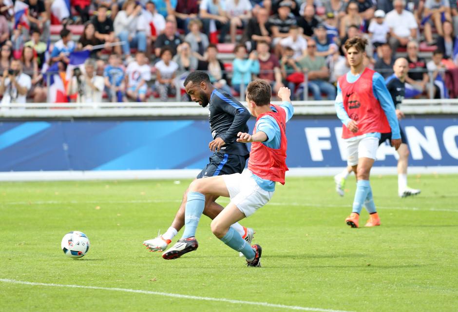 Într-un meci școală, Franța a învins Bayonne Under 19. Lacazette a marcat trei goluri
