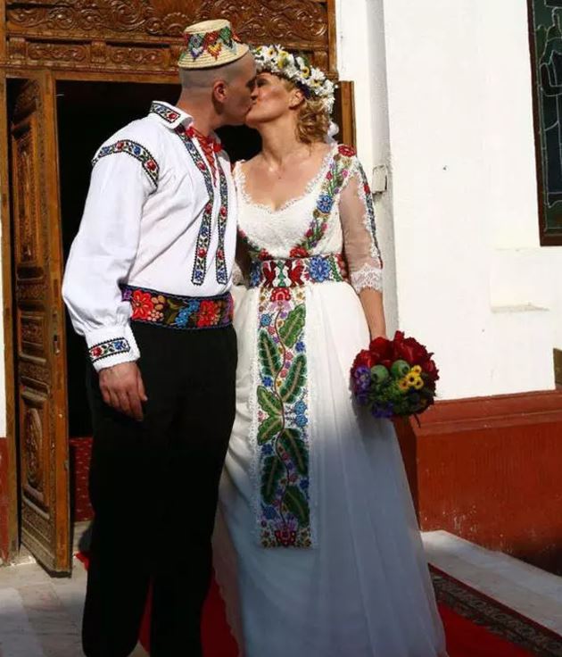 Imagini de arhivă cu Elena Lasconi. Cum arăta înaintea anilor 2000, când era corespondent PRO TV