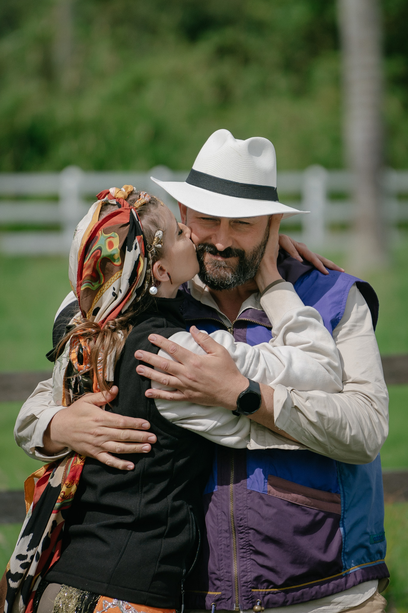 Iulia Albu, întâlnire tensionată cu Mike, fostul iubit. Au fost filmați în timp ce se certau pe stradă