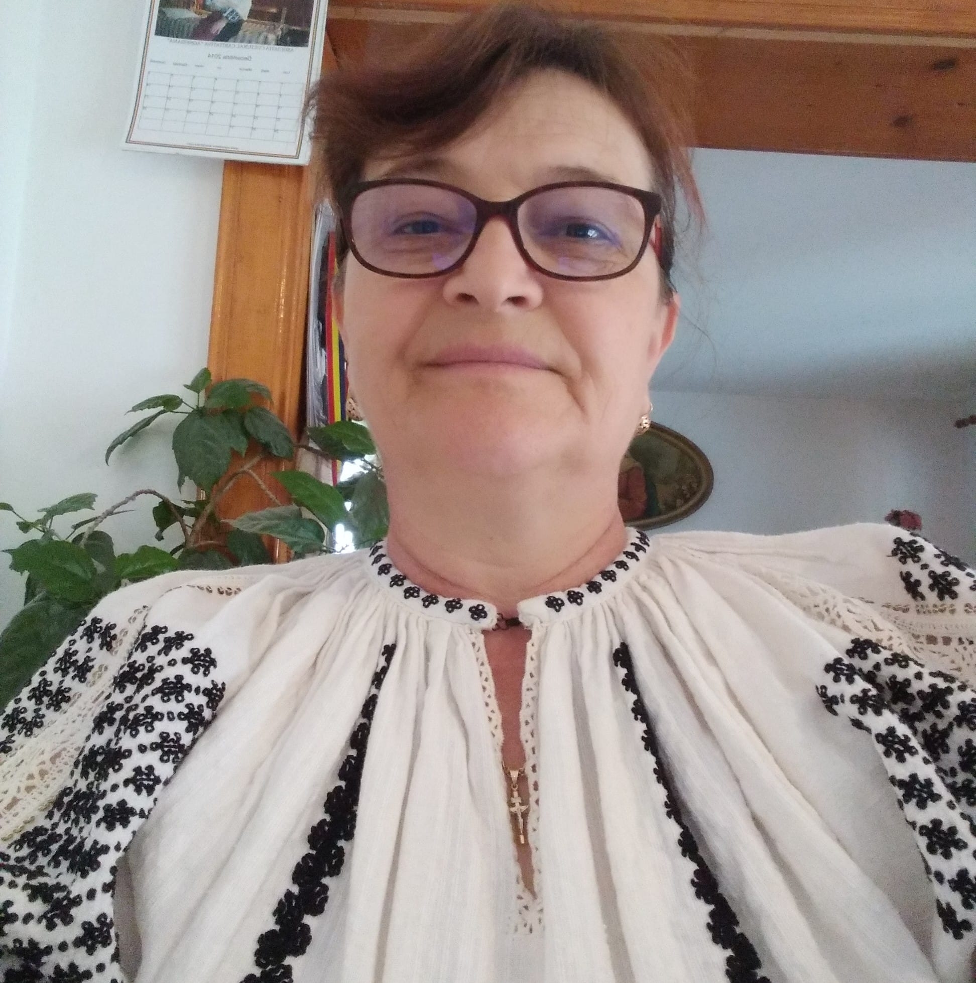 Tradiția iei românești renaște spectaculos și bănos: „Lumea a reînceput să iubească cămășile vechi”