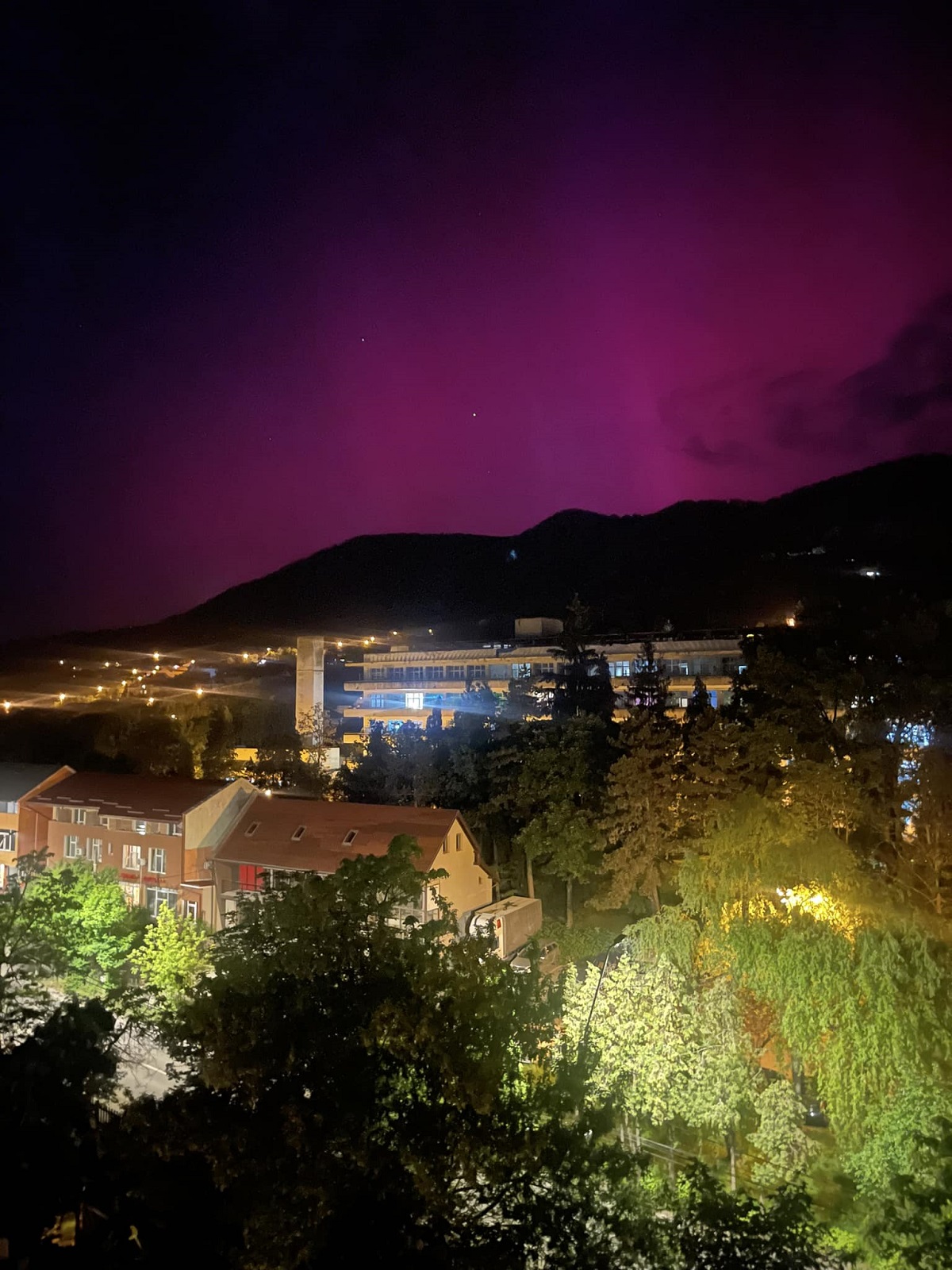 Aurora boreală, vizibilă în România. Spectacolul ceresc, provocat de cea mai puternică furtună solară din ultimele decenii. FOTO