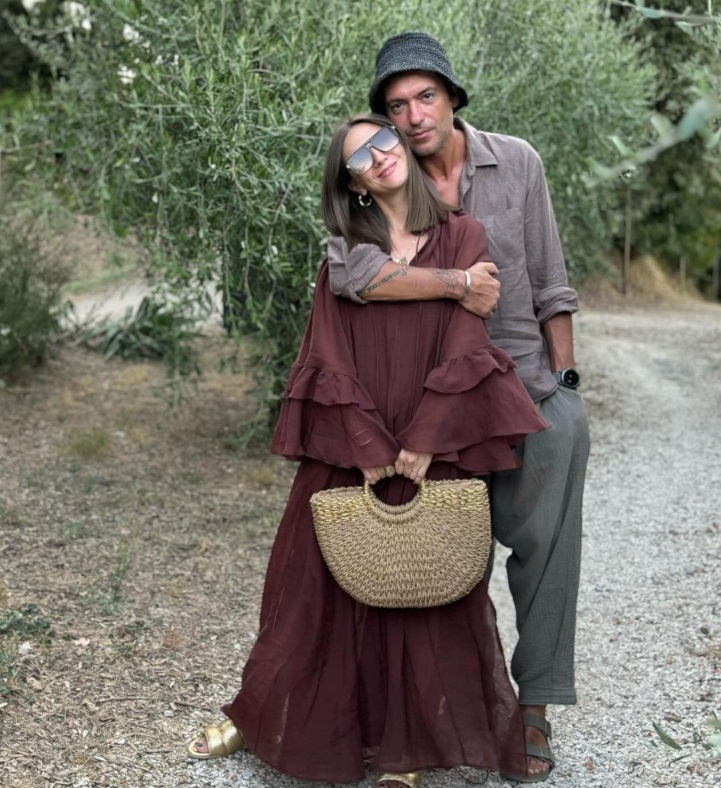 Adela Popescu și Radu Vâlcan, criticați după ce au plecat în vacanță fără copii: „Ce caută Gina Pistol în vacanța voastră cu tot cu copil?”