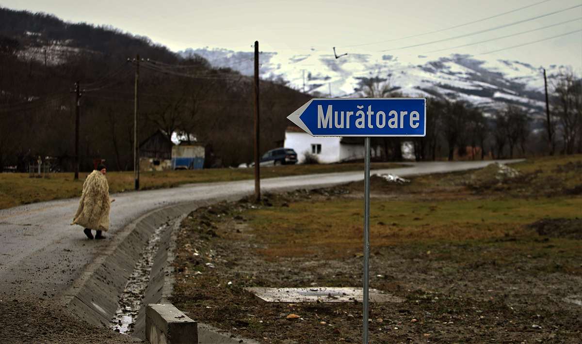 REPORTAJ. Visul de renaștere într-un sat depopulat din Alba, unde se va ridica un complex balnear: „De 50 de ani n-au mai fost aici. Acuma, c-o văzut că se reabilitează, îşi caută locurile”