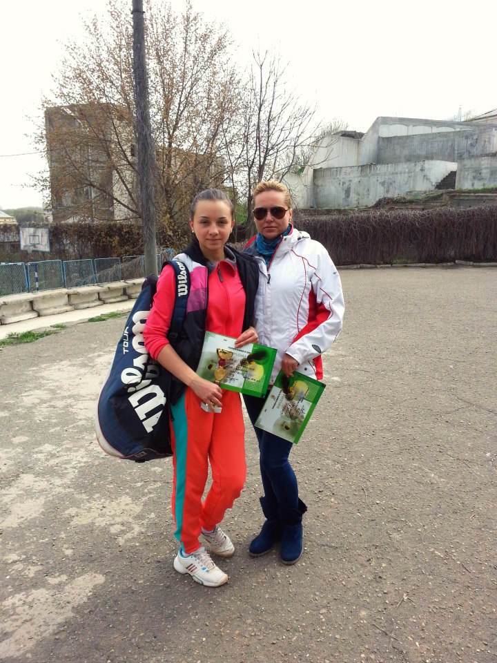 Elena Mădălina Căpraru, jucătoare de tenis suspendată pentru dopaj, comentează cazul Maria Șarapova: ”Toate sportivele de acest nivel au nevoie de suplimente”. Cum o dopa antrenorul Laurențiu Basarab: ”Putea să mă omoare!”