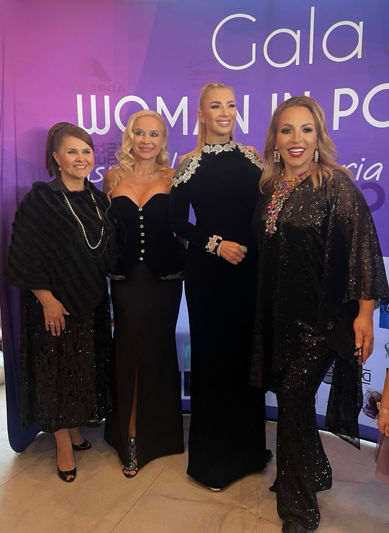 Cum a apărut Anamaria Prodan alături de Ronald Gavril. Cuplul a atras toate privirile în Craiova