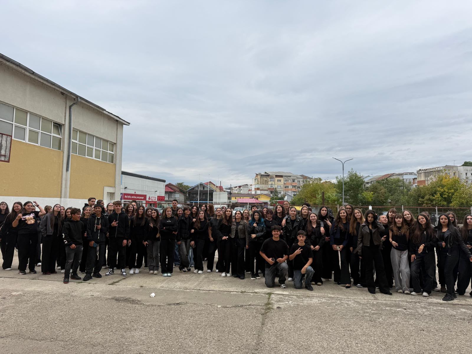 Protestul elevilor impotriva uniformelor scolare