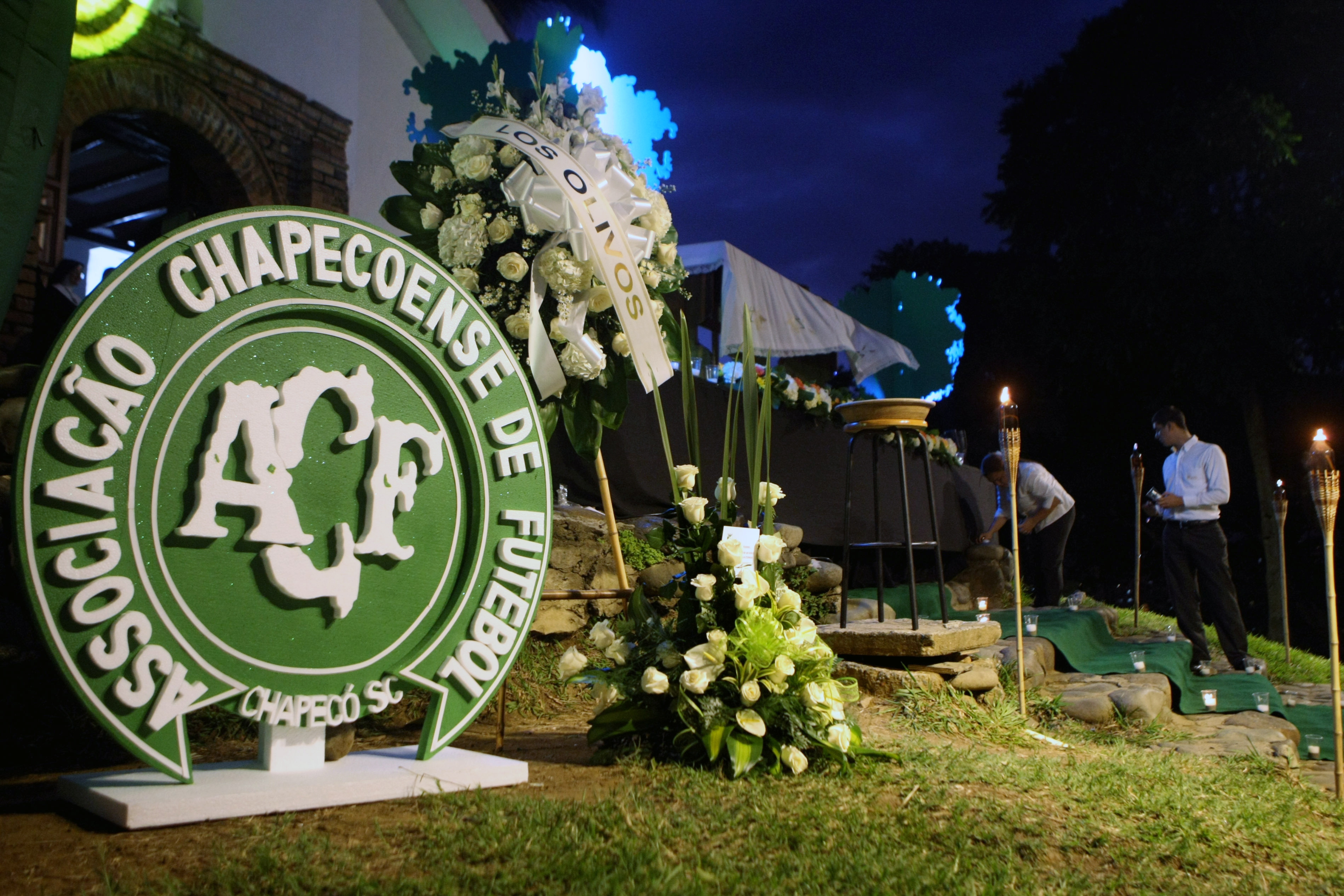 Avion prăbușit în Columbia. 150.000 de oameni i-au comemorat pe cei 71 de morți, printre care și aproape toți jucătorii de la Chapecoense | FOTO&VIDEO