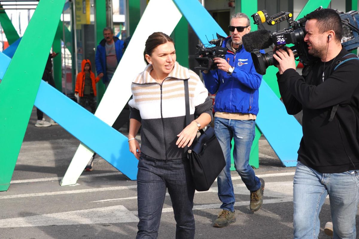 Simona Halep, iritată de jurnaliști la revenirea în țară de la TAS. „Chiar e nevoie de toată chestia asta?”