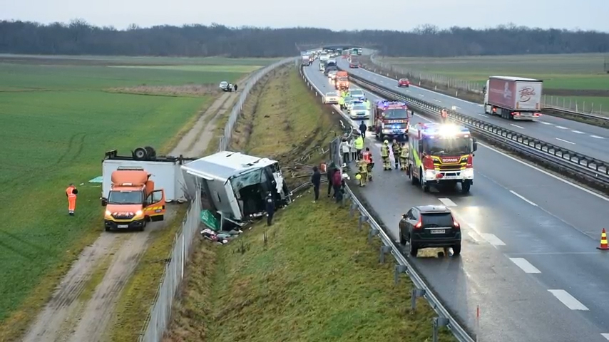 Autocar cu români răsturnat în Slovenia. Trei români au murit și alți patru au fost răniți