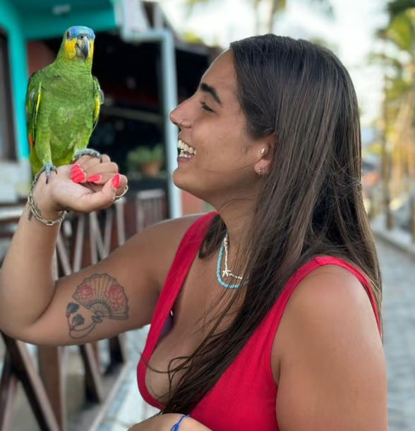 „Am primit 3 dinți pentru înmormântare”. Karin a mers în cârje la festivalul de muzică Nova și a fost ucisă într-o ambulanță, în care teroriști Hamas au tras o rachetă