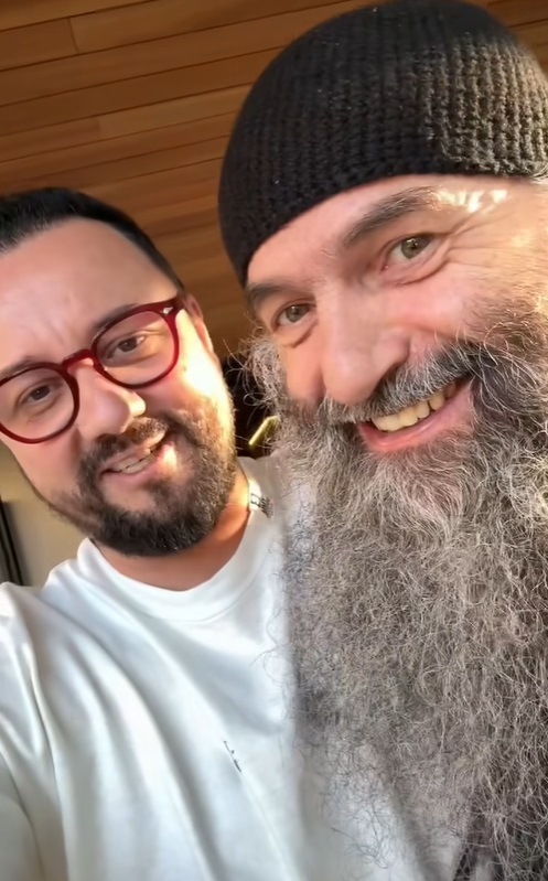 Părintele Pimen a dormit acasă la Andra și la Cătălin Măruță. Ce lecție a avut pentru ei: „Cuvintele lui sunt hrană pentru suflet”