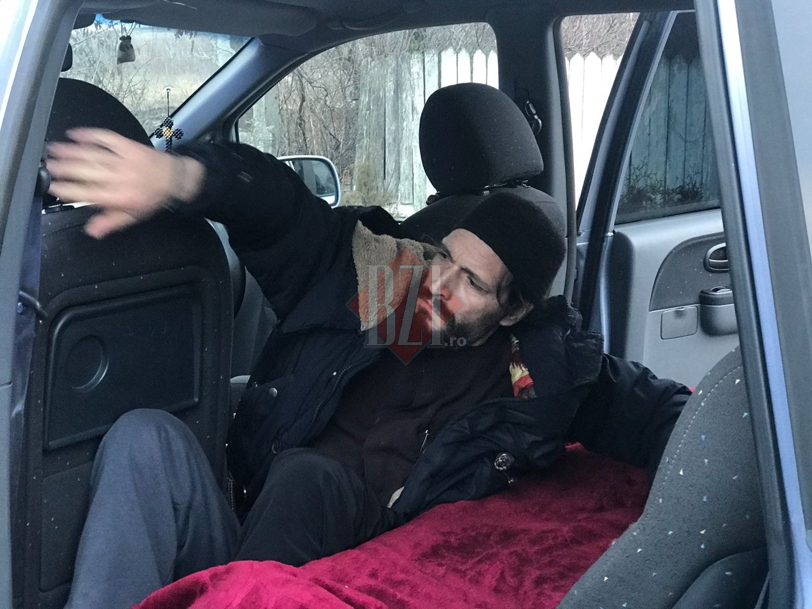 Un preot beat a fost încătușat de Poliție în Iași după o urmărire. „A condus Dumnezeu” | FOTO&VIDEO