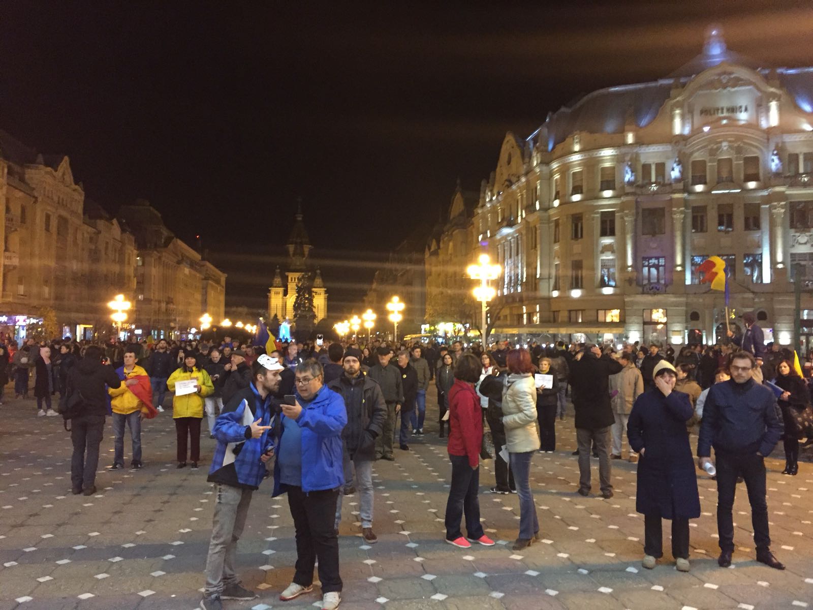 UPDATE: Proteste mai multe orașe din țară față de modificarea legilor justiției. Oamenii au ținut un moment de reculegere în memoria victimelor din Colectiv | FOTO&VIDEO