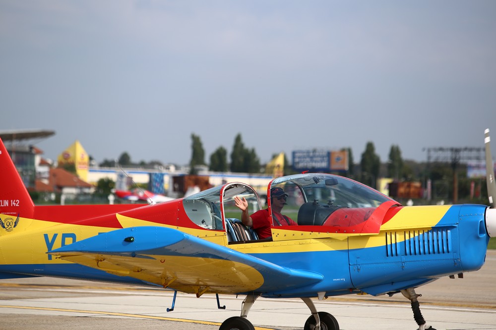 UPDATE. Programul BIAS 2018. Ce se întâmplă la show-ul aviatic cu 150 de aeronave şi peste 100 de piloţi şi paraşutişti din 13 ţări / FOTO&VIDEO