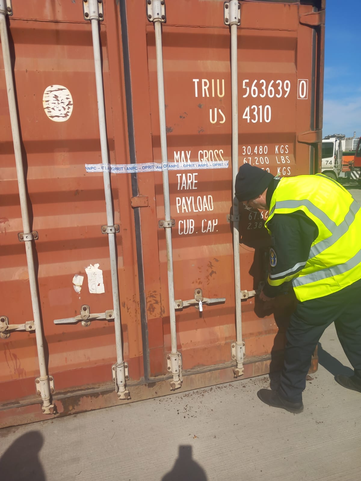 ANPC a intrat și în Portul Constanța. Zeci de containere, sigilate pentru nereguli. Piedone: „Odată ce am intrat în Schengen, TIR-urile nu mai sunt verificate”