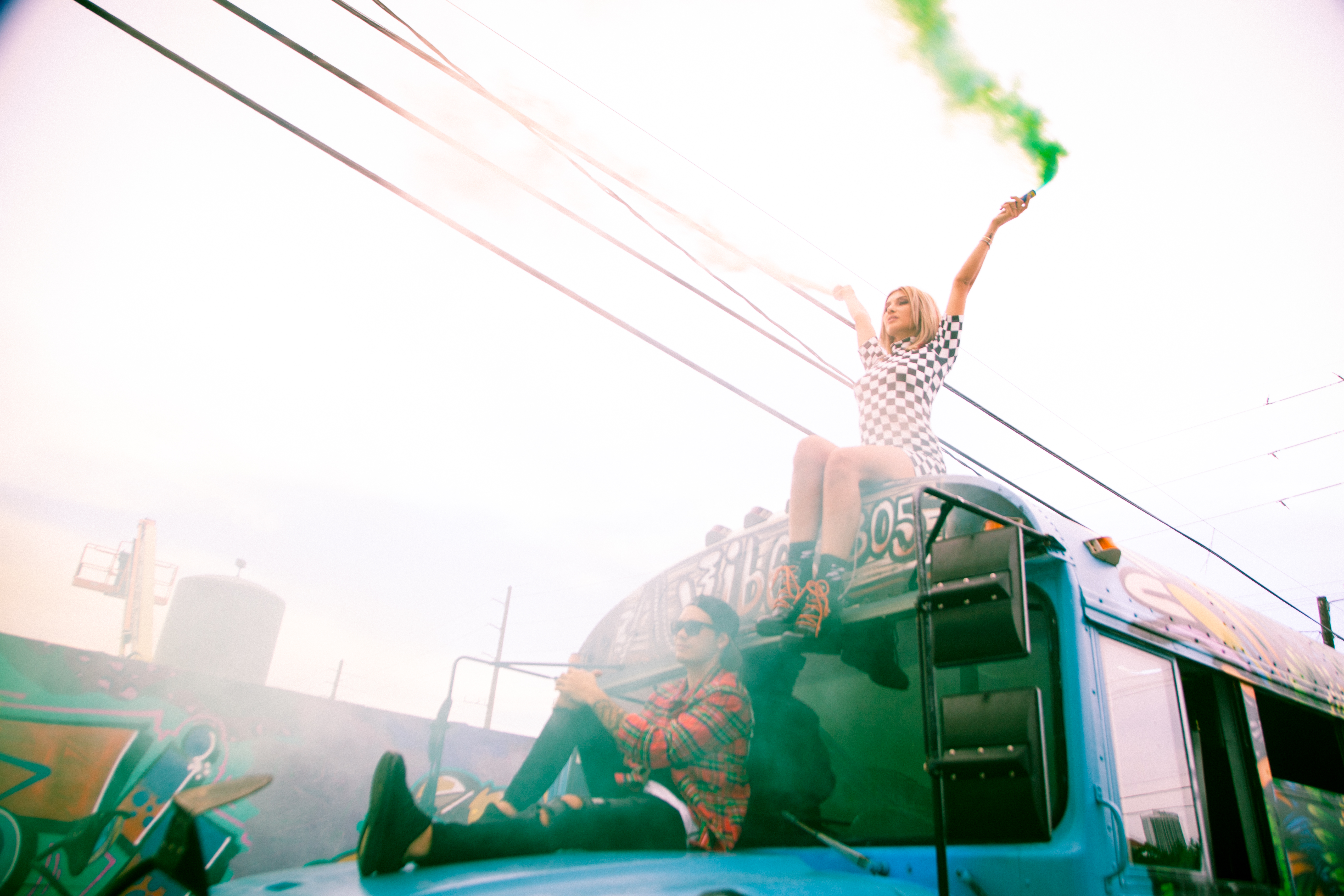 FOTO EXCLUSIV/ Alina Eremia a filmat noul videoclip în Miami. Imagini incendiare cu artista