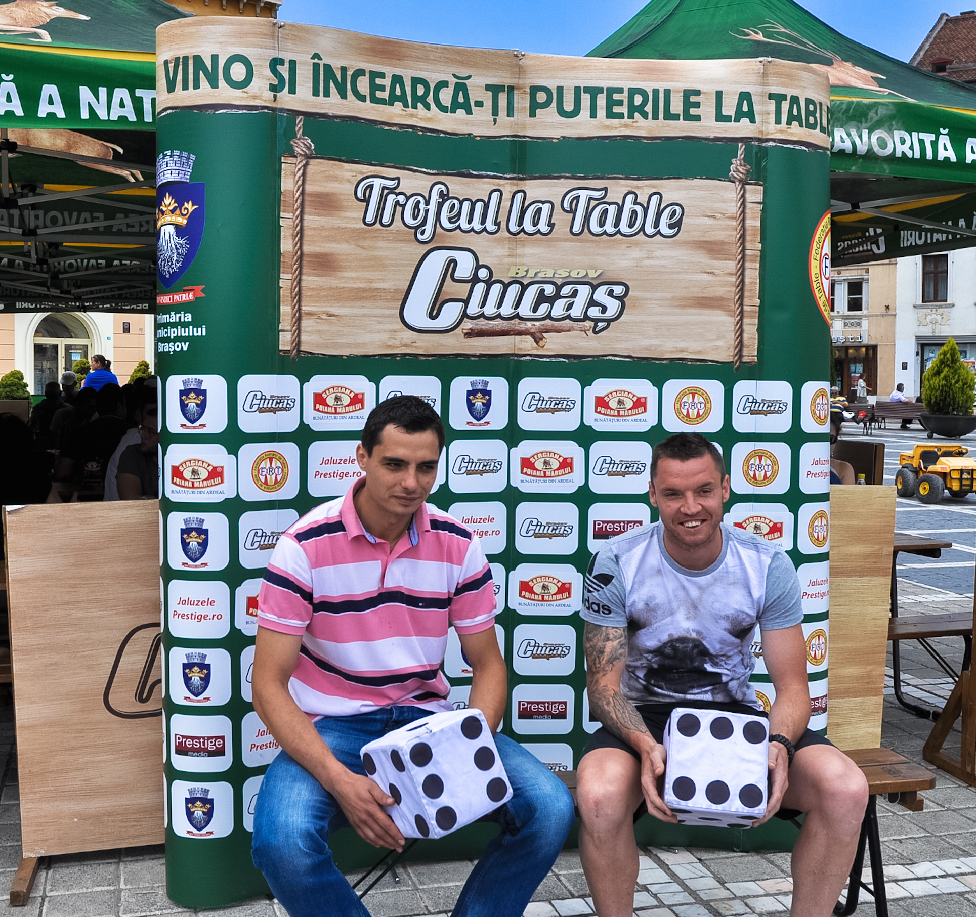 FOTO/ Show cu vedete la campionatul de table!