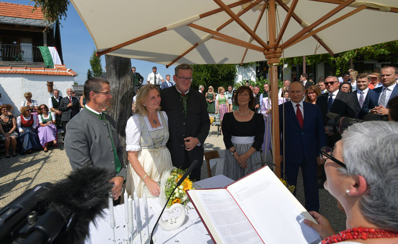 Lista rușinii cu politicienii occidentali care au primit joburi din partea Rusiei lui Putin: premieri celebri, miniștri, comisari